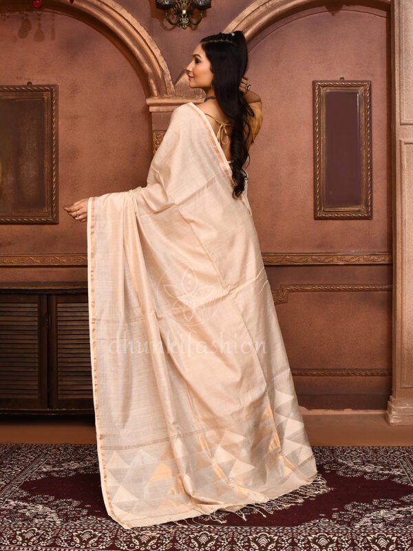 Beige tussar silk jamdani saree